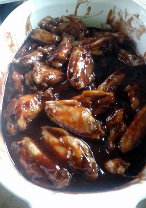 A picture of siracha cranberry bbq wings.