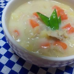 A picture of Clam Chowder with Hamaguri Clams.