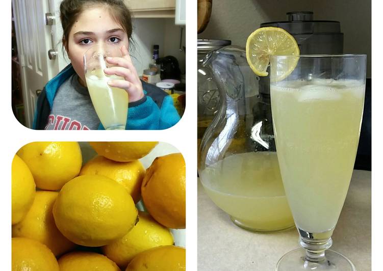 How to Prepare Super Quick Homemade Electric Lemonade