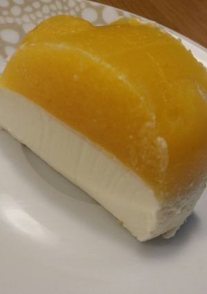 Φωτογραφία της συνταγής Πανακότα (Pannacotta) με σπιτικό ζελέ ροδάκινο