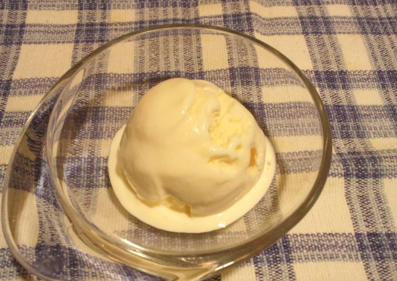 Vanilla Ice Cream with One Egg