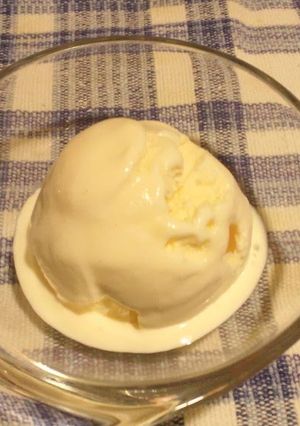 A picture of Vanilla Ice Cream with One Egg.