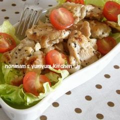 A picture of Garlic and Pepper Seasoned Chicken Breast with Lemon.