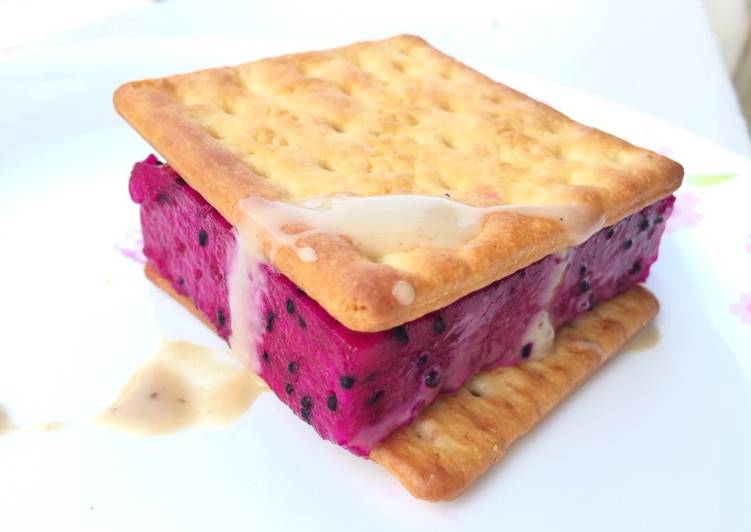 Recipe of Award-winning Dragon Fruit With Cream Cracker Top Roasted Sesame Dressing