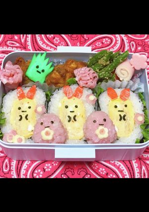 A picture of Sumikko Bento: Thick Rolled Omelet Sushi Character Bento.