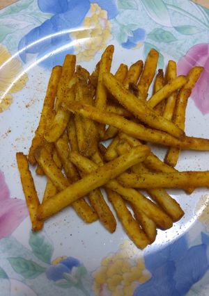 A picture of Air fryer frozen French Fries.