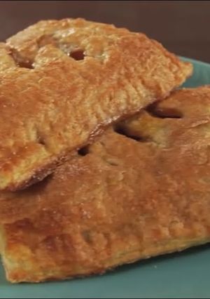 A picture of Apple Pie Pockets.