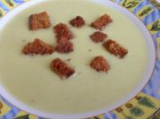 Una foto de crema de apio