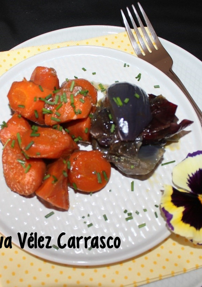 Una foto de Zanahoria y cebolla roja caramelizada con sirope