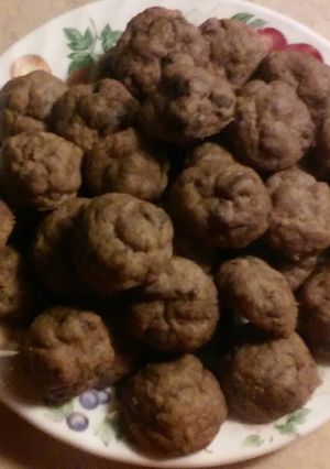 A picture of Chocolate Peppermint Balls.