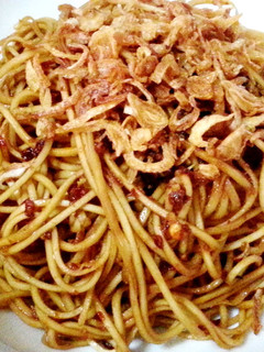 A picture of Sambal mee goreng.