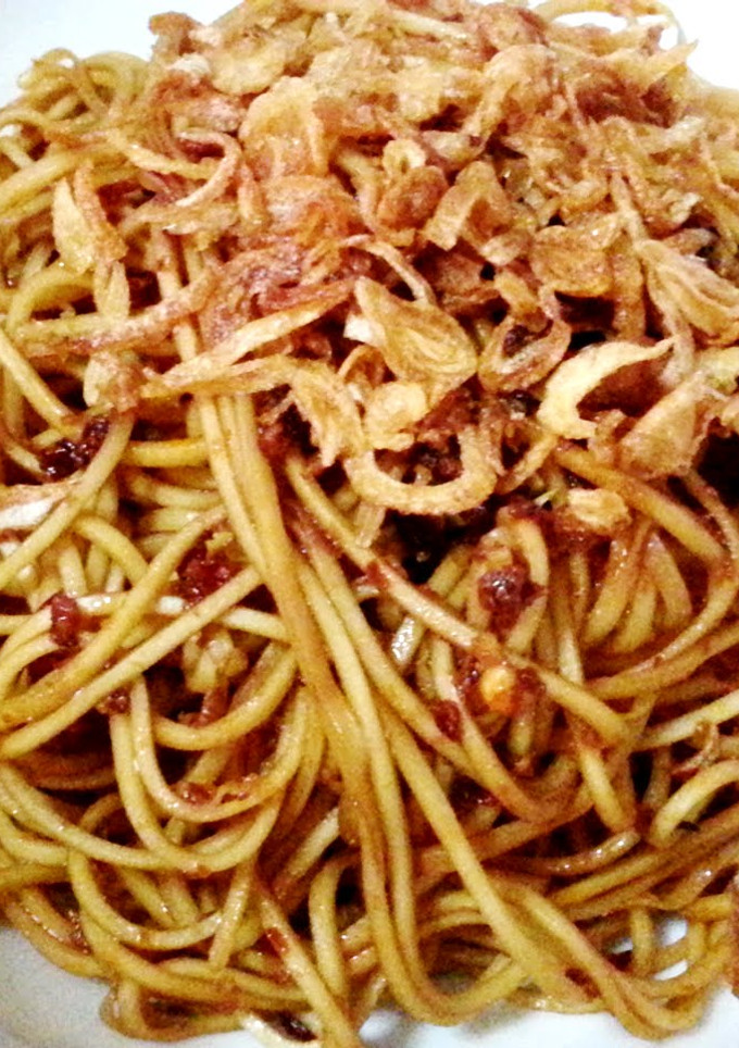A picture of Sambal mee goreng.