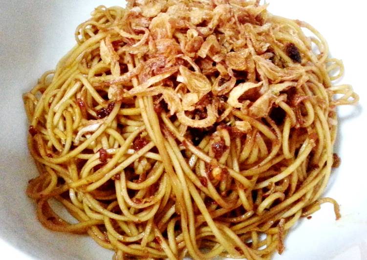 Step-by-Step Guide to Make Speedy Sambal mee goreng