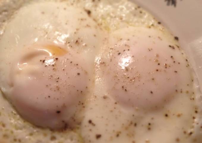 How to Prepare Wolfgang Puck No Flip Easy Over Eggs