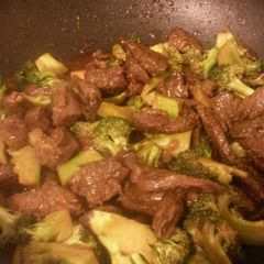 A picture of Beef with broccoli.