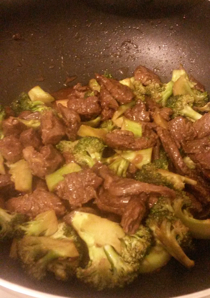A picture of Beef with broccoli.