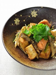 A picture of Sauted Autumn Salmon, Mushrooms and Atsu-age Tofu with Soy Sauce.
