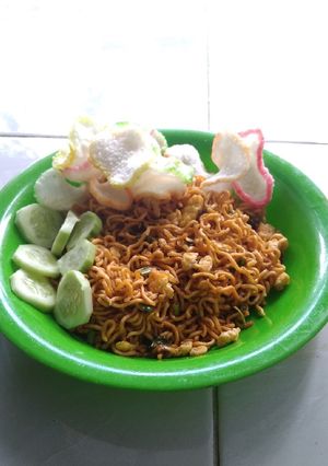 Foto resep Mie goreng simple penunda lapar 😅