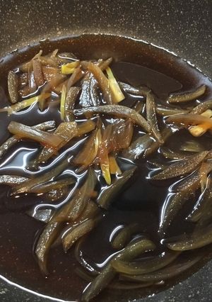 A picture of Donburi Sauce: Oyako-don & Katsu-don.