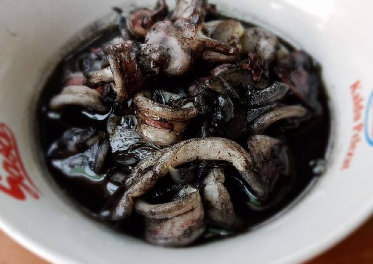 Cumi masak hitam