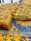 Gâteau renversé à la rhubarbe rose et pommes golden
