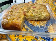 Une photo de dessert avec rhubarbe