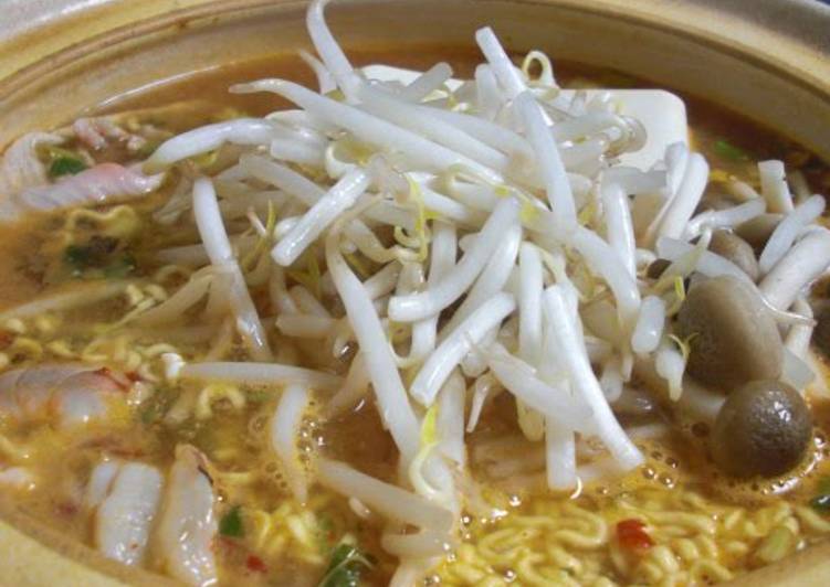 Recipe: Appetizing Easy, Spicy and Delicious Ramen Jjigae with Shin Ramen