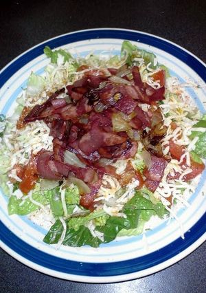 A picture of Rosemary Chicken & Artichoke Salad.