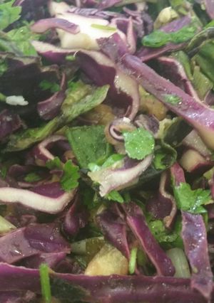 A picture of Grilled Scallion Slaw.