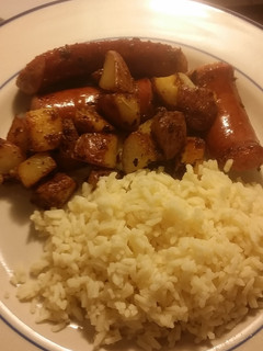 A picture of Taisen's husband's fried kielbasa and potatoes.