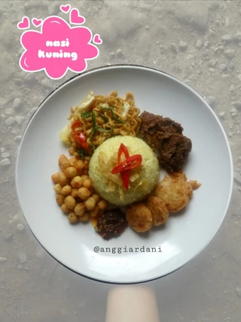 Langkah Gampang Membikin Resep  Nasi kuning rice cooker Super Simpel yang Sempurna, Enak