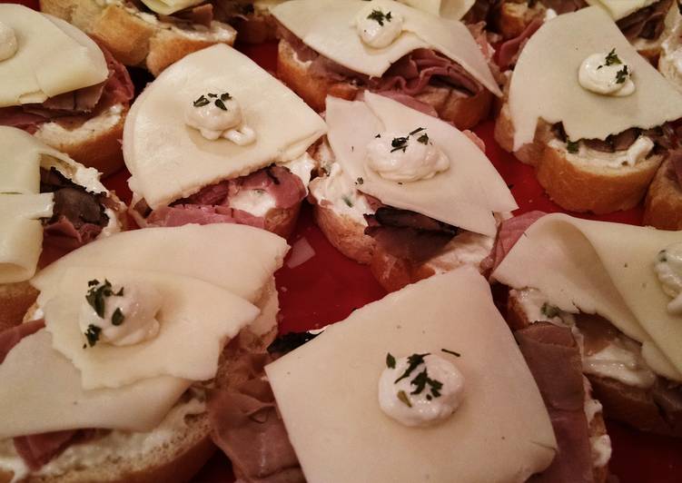 Roast Beef and Horseradish Canapés