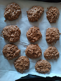 Una foto de Galletas de avena, miel y cacao