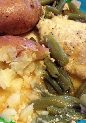 A picture of Zesty Chicken Potatoes & Green Beans.