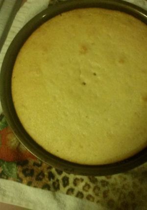 A picture of Lowfat cake from a mix.