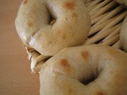 A picture of bagel (bread