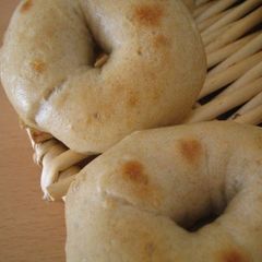A picture of Bagels Made With Apple Bread Starter.