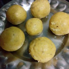 A picture of Chickpea flour Ladoos.