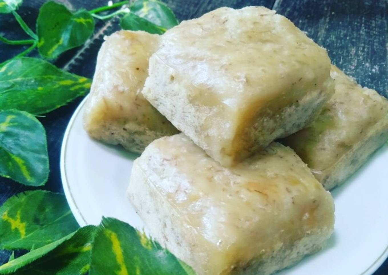 Kue pisang kukus