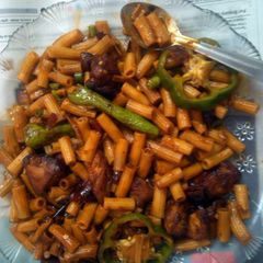 A picture of Pasta Chicken in Hot Garlic Sauce.