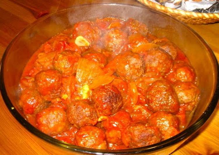 Recipe of Homemade Spanish-Style Meat Balls: Albóndigas