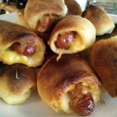 A picture of Lil' Cheesy Dogs.