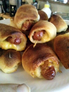 A picture of Lil' Cheesy Dogs.