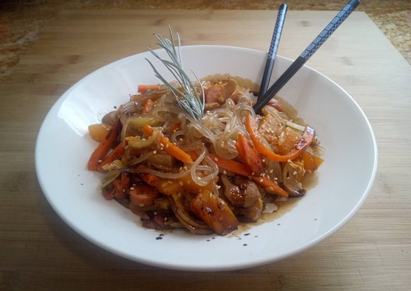 Fideos de patata con verduras al wok