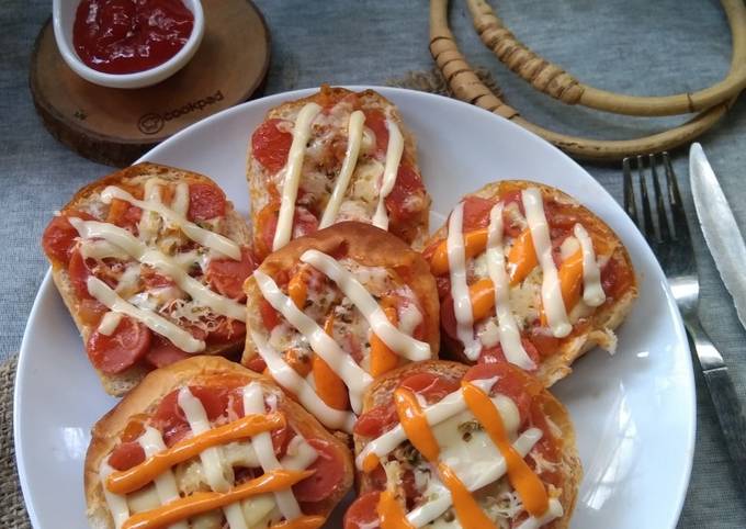 Resep Pizza Roti Tawar Oleh Mak Win Cookpad