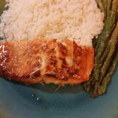 A picture of Honey coconut glazed salmon.
