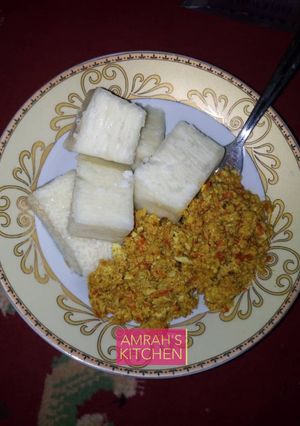 A picture of Boiled yam and egg sauce.