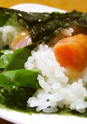 A picture of Korean Miso Sauce for Rolled Sushi.