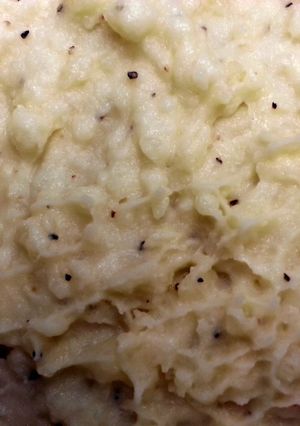 A picture of Garlic Mashed Potatoes.