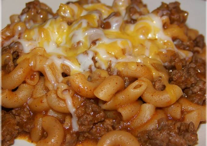 Chili pasta &amp; Garlic Bread